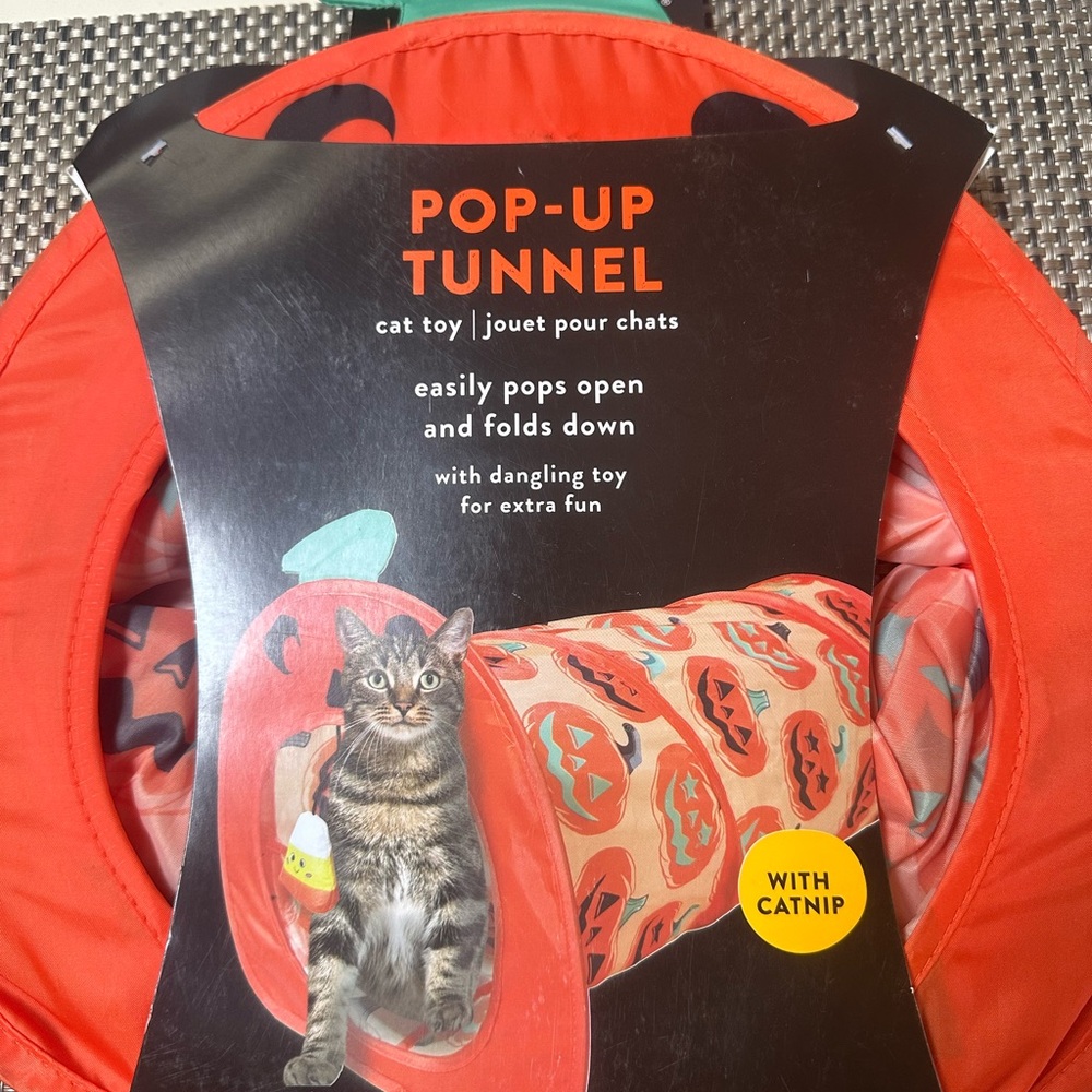 NWT Orange Pop-Up Tunnel Cat Toy with Catnip